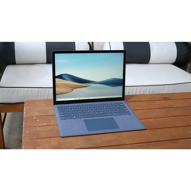 لپتاپ مایکروسافت مدل Surface Laptop 4 با پردازنده Core i5-1135G7، رم LPDDR4X 8GB، حافظه SSD با ظرفیت 512GB، نمایشگر لمسی 13.5 اینچ PixelSense با وضوح 2256x1504، نور پسزمینه کیبورد، سیستمعامل Windows 10