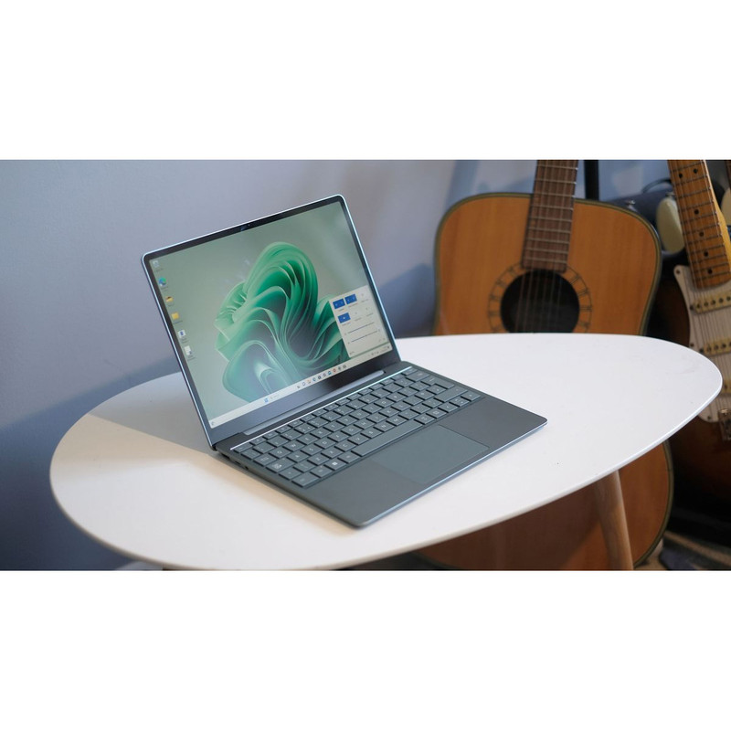 لپتاپ مایکروسافت مدل Surface Laptop Go 3 با پردازنده Core i5-1235U، رم LPDDR5 8GB، حافظه SSD با ظرفیت 256GB، نمایشگر لمسی 12.4 اینچ PixelSense، دارای حسگر اثر انگشت، سیستمعامل Windows 11