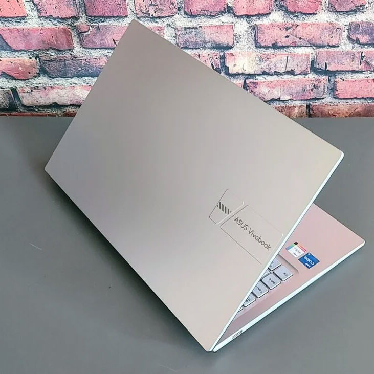 لپتاپ ایسوس مدل Vivobook X1504ZA-NJ247 با پردازنده Core i7-1255U، رم DDR4 8GB با فرکانس 3200MHz، حافظه SSD با ظرفیت 512GB، نمایشگر 15.6 اینچ IPS با وضوح Full HD